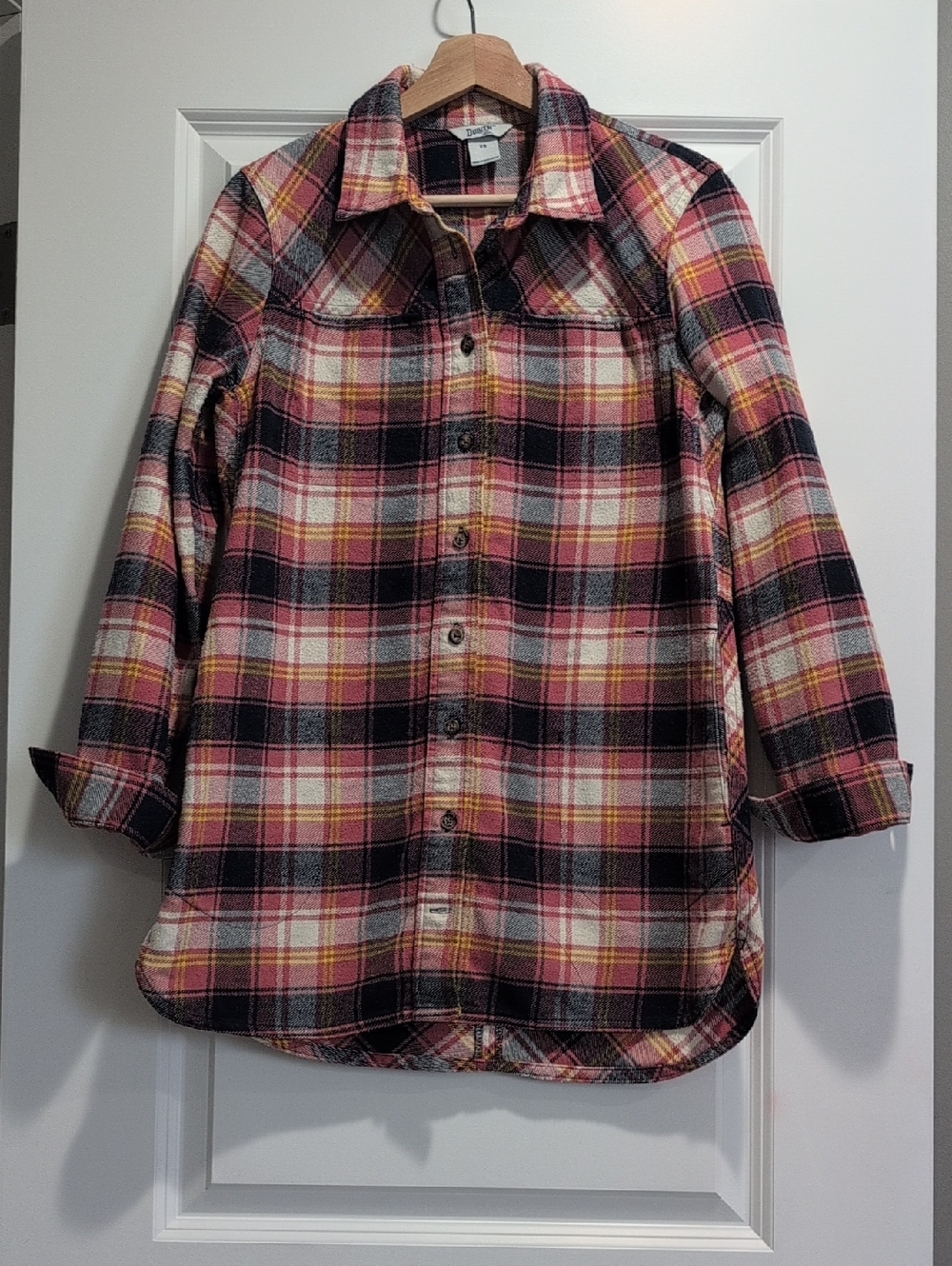Duluth Trading Co Plaid Button-Down Shirt Jacket in Pink,‎ Black, White